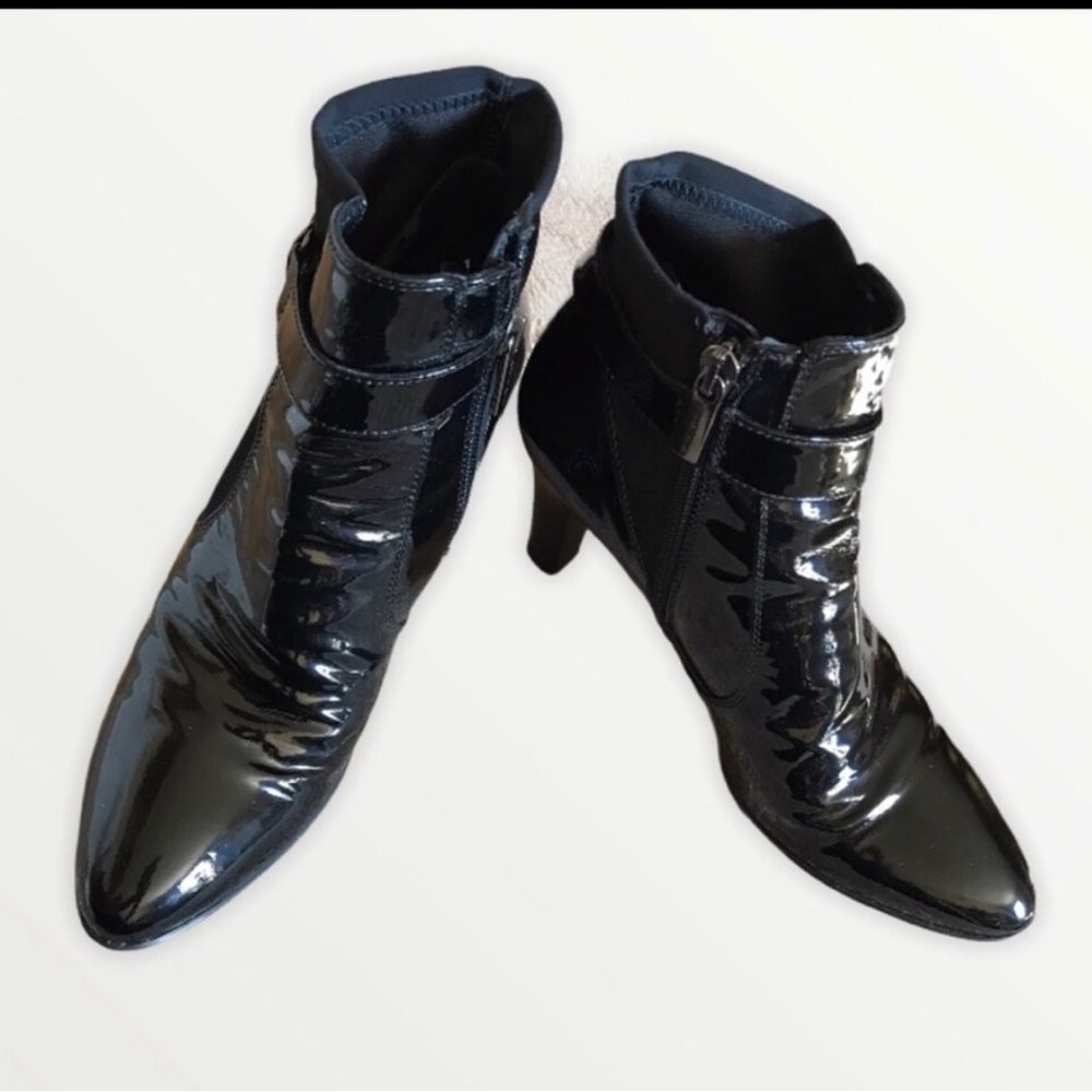 Aquatalia Vera Gomma Black Heeled Ankle Boots Size 8 1/2